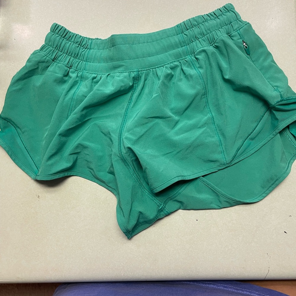 Lululemon size 2 hotty hots